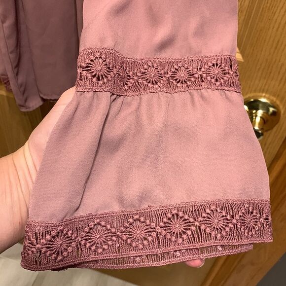 Charlotte Russe | Mauve Pink Cold Shoulder Lace trim Feminine Blouse Top Shirt - Picture 8 of 12
